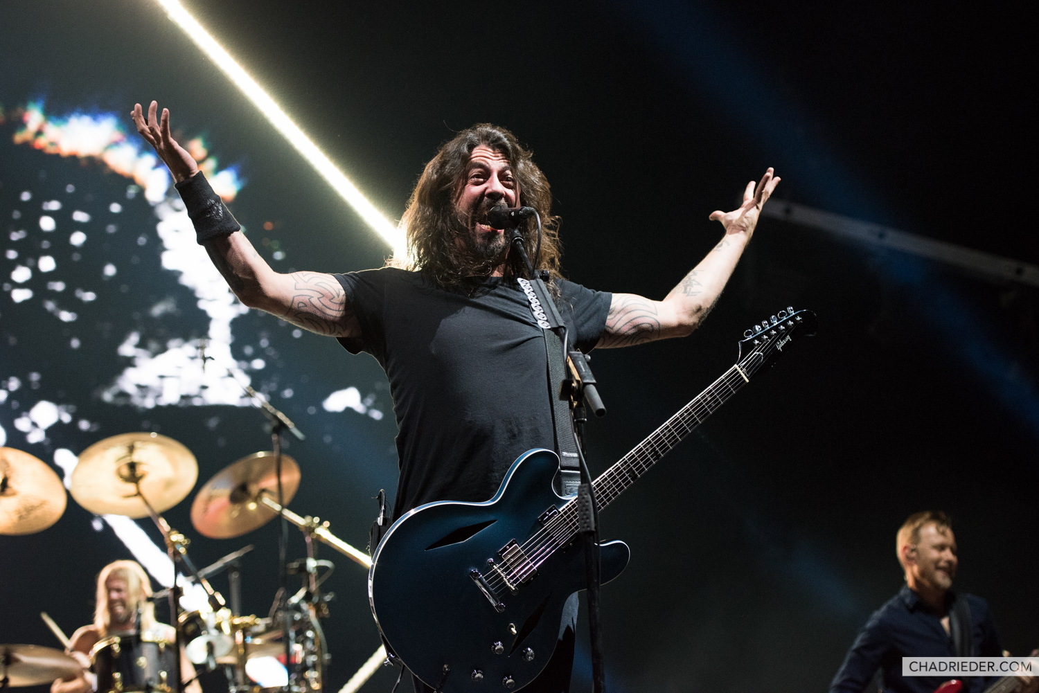 Dave Grohl goofy