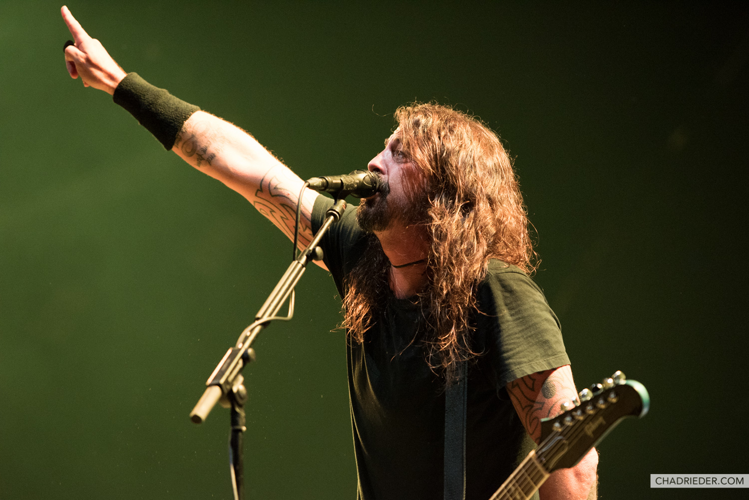 Dave Grohl pointing