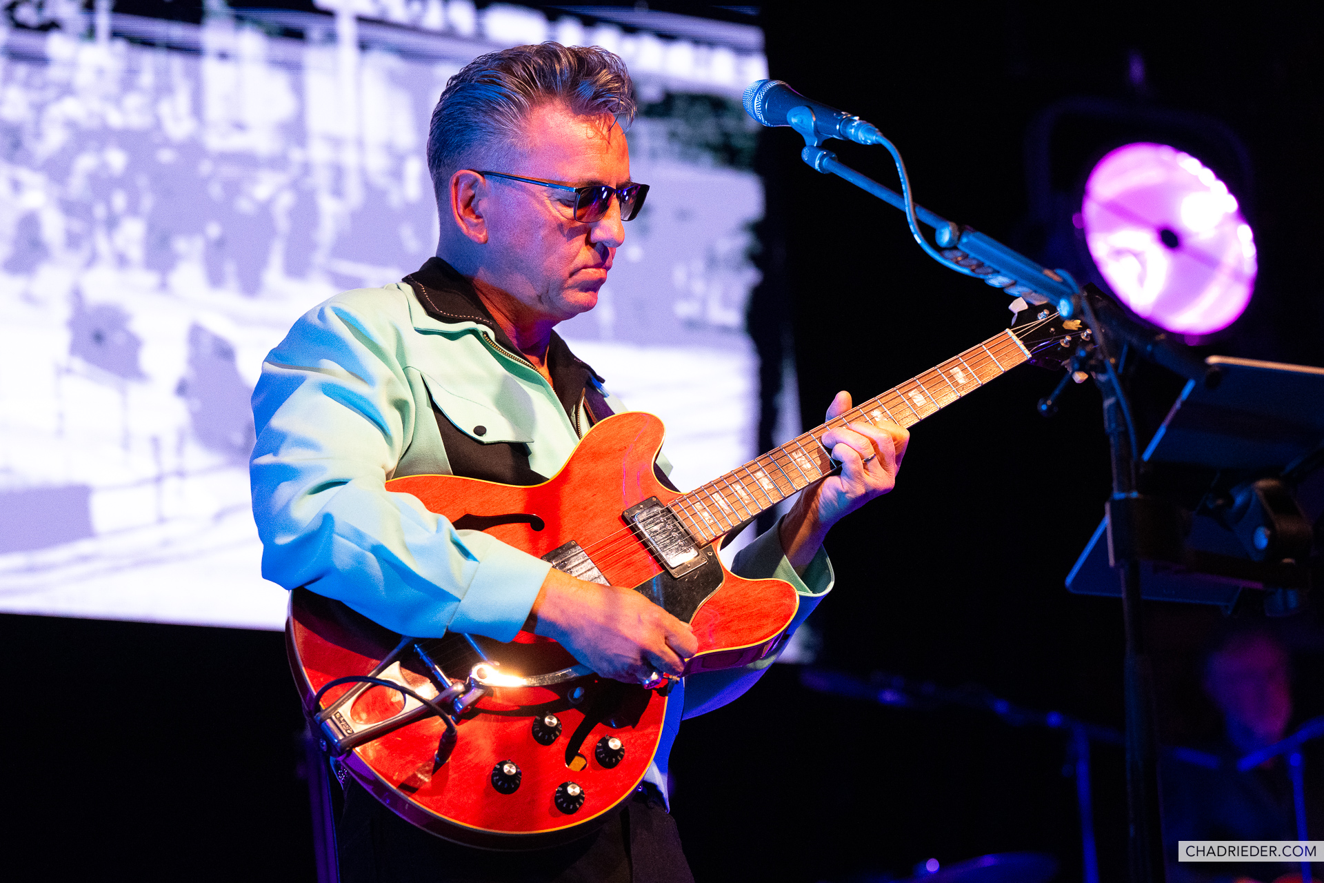 Richard Hawley red guitar